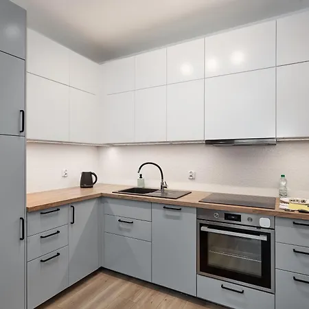 Апартаменти Zelazna Modern Studio *